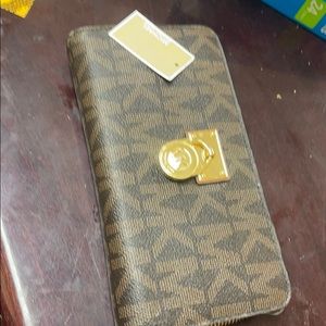 Mk  wallet